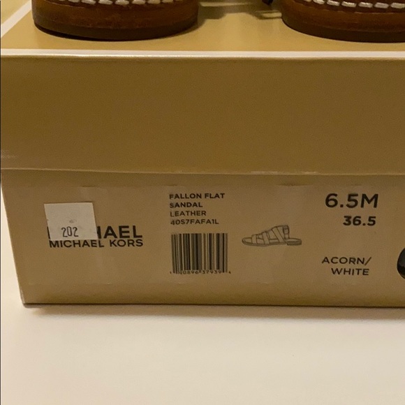 Micheal Kors Fallon Flat Sandals- with box - Picture 2 of 2
